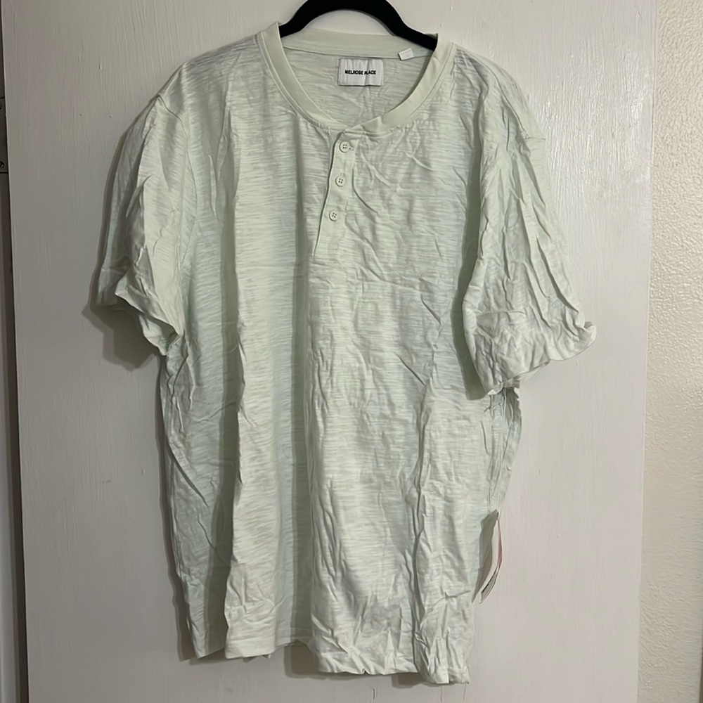 Melrose Place Short Sleeve Henley. Mint color. Size XL.